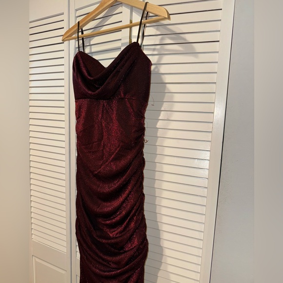 Juniors' Cowlneck Side-Ruched Maxi Dress - Picture 4 of 4